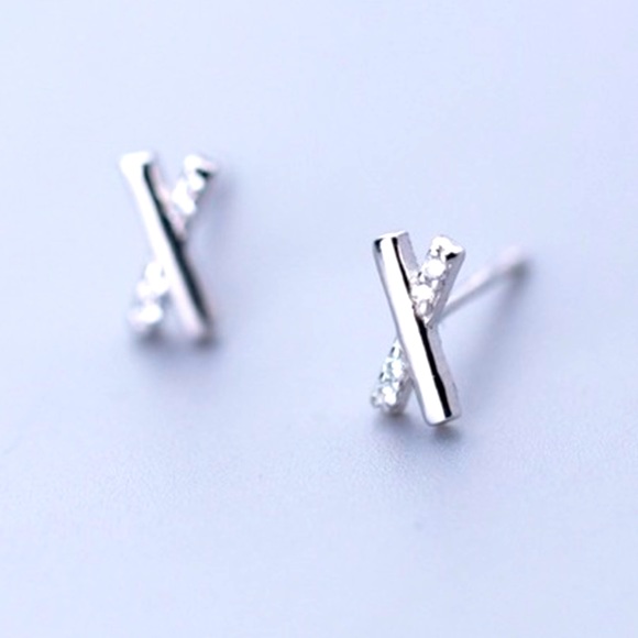 SILVER CRISS CROSS STUDS - Picture 5 of 8